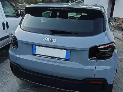 Usata Jeep Avenger Longitude 101 CV (74 kW) 2025 Grigio SUV