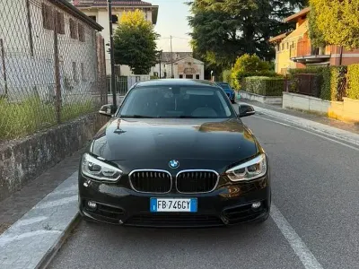 Usata BMW 120 Sport Line 190 CV (139 kW) 2015 Nero Utilitaria