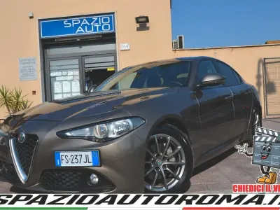 Usata Alfa Romeo Giulia Super 180 CV (132 kW) 2018 Grigio Berlina