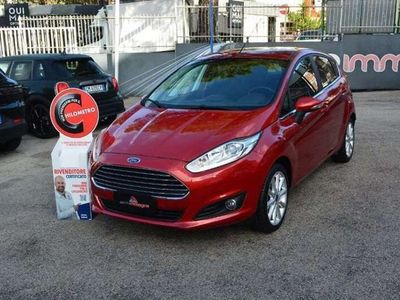 Usata Ford Fiesta Titanium 75 CV (55 kW) 2016 Rosso Utilitaria