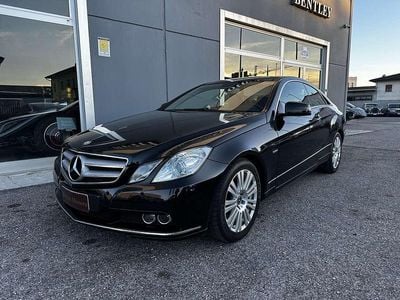 Usata Mercedes E200 136 CV (100 kW) 2010 Nero Coupé