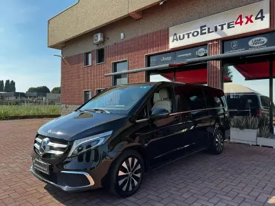 Usata Mercedes V250 190 CV (139 kW) 2022 Nero metallizzato Monovolume