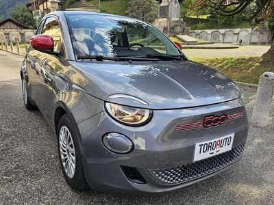 Second-hand Fiat 500e Red 69 kW (95 CP) 2022 Gri Berlinǎ
