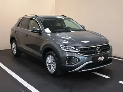 Usata VW T-Roc Life 110 CV (80 kW) 2023 Grigio SUV