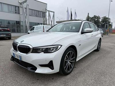 Usata BMW 320e Sport Line 204 CV (150 kW) 2022 Bianco Station wagon