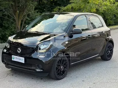 Usado Smart ForFour Passion 90 CV (66 kW) 2018 Negro Utilitario