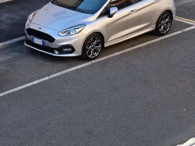 Usata Ford Fiesta ST-Line 86 CV (63 kW) 2020 Grigio Utilitaria