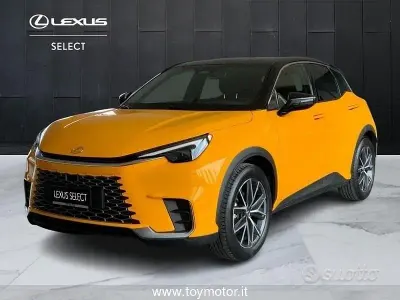 Usata Lexus LBX 136 CV (100 kW) 2024 Giallo SUV