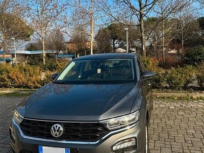 Usata VW T-Roc Business 116 CV (85 kW) 2019 Grigio SUV