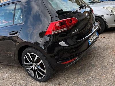 Używany VW Golf VII 105 KM (77 kW) 2015 Czarny Sedan/Limuzyna