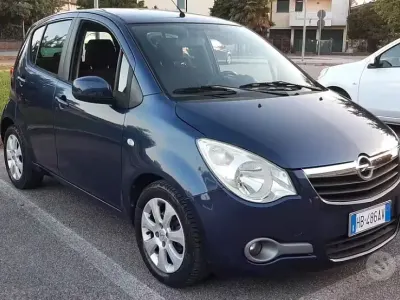 Usata Opel Agila 86 CV (63 kW) 2010 Blu Utilitaria