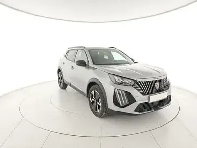 Usata Peugeot 2008 Allure 101 CV (74 kW) 2025 Argento SUV