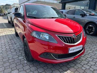 Usata Lancia Ypsilon Silver 70 CV (51 kW) 2021 Rosso Utilitaria