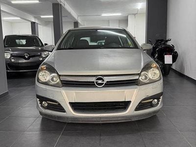 Begagnad Opel Astra 101 HK (74 kW) 2007 Grå Sedan