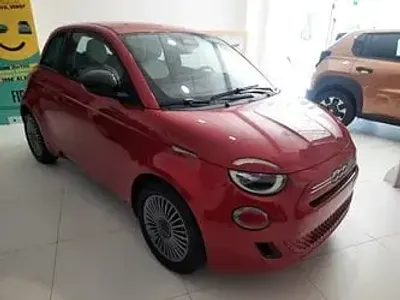 Nuova Fiat 500 Icon 65 CV (47 kW) 2026 Rosso Utilitaria