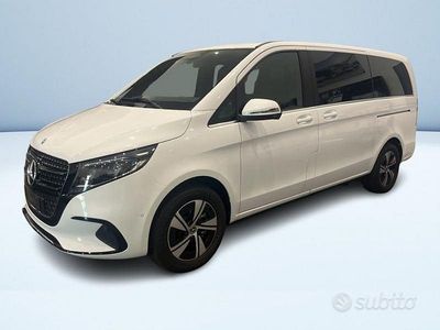 Usata Mercedes V250 Avantgarde 190 CV (139 kW) 2025 Bianco Monovolume