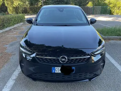 Usata Opel Corsa Elegance 101 CV (74 kW) 2024 Nero Utilitaria