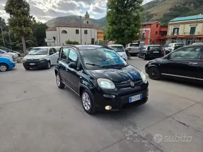 Käytetty Fiat Panda Trekking 80 HP (58 kW) 2014 Musta Viistoperä
