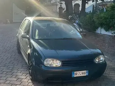 Usata VW Golf IV 101 CV (74 kW) 2001 Nero Berlina