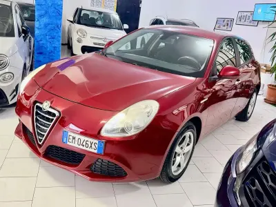 Usata Alfa Romeo Giulietta Progression 105 CV (77 kW) 2012 Rosso maranello Utilitaria