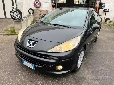Usata Peugeot 207 73 CV (53 kW) 2007 Nero Berlina