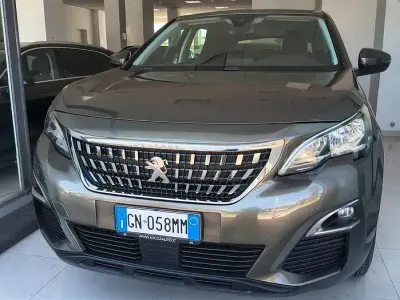 Usata Peugeot 3008 Business-Line 131 CV (96 kW) 2018 Grigio SUV