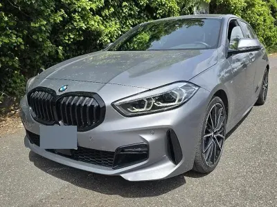 Begagnad BMW 118 M Sport 150 HK (110 kW) 2022 Grå Halvkombi