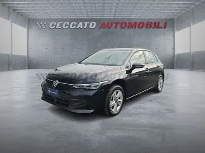 Usata VW Golf VIII Life 116 CV (85 kW) 2025 Nero Utilitaria