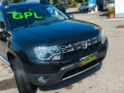 Usata Dacia Duster Ambiance 101 CV (74 kW) 2015 Nero SUV