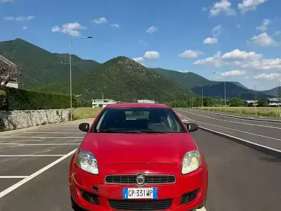 Usata Fiat Bravo 90 CV (66 kW) 2009 Rosso Utilitaria