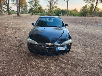 Usata Alfa Romeo 147 105 CV (77 kW) 2006 Nero Utilitaria