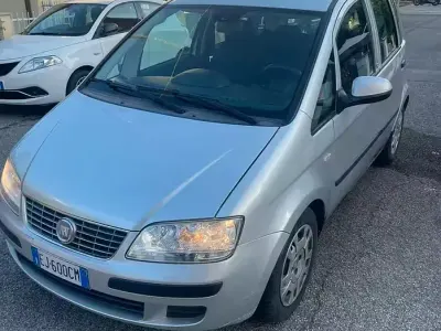 Usata Fiat Idea 95 CV (69 kW) 2011 Grigio Monovolume