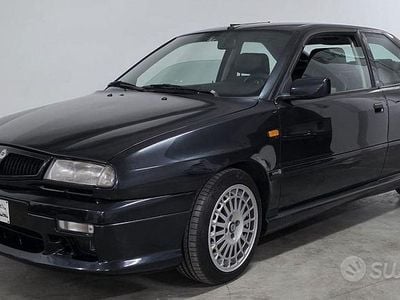 Usata Lancia Delta 193 CV (141 kW) 1998 Nero Utilitaria