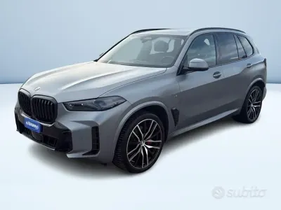 Begagnad BMW X5 M Sport 340 HK (250 kW) 2025 Grå SUV