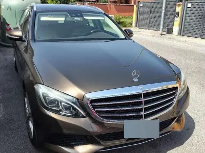 Usata Mercedes 220 170 CV (125 kW) 2015 Marrone Station wagon