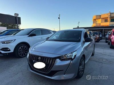 Usata Peugeot 208 Allure 101 CV (74 kW) 2022 Grigio Utilitaria