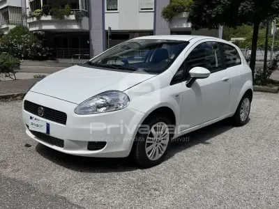 Usata Fiat Grande Punto Dynamic 77 CV (56 kW) 2009 Bianco Utilitaria