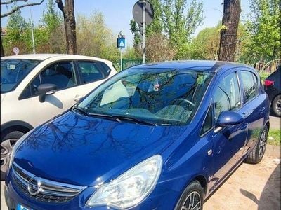 Usata Opel Corsa 65 CV (47 kW) 2011 Blu Utilitaria