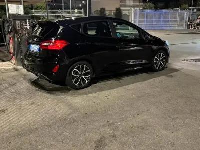 Usata Ford Fiesta ST-Line 85 CV (62 kW) 2017 Nero Utilitaria