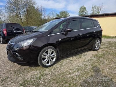 Usata Opel Zafira Tourer Cosmo 131 CV (96 kW) 2012 Marrone Monovolume