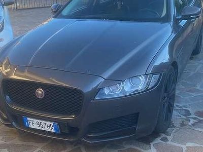 Usata Jaguar XF Prestige 179 CV (131 kW) 2016 Grigio Berlina