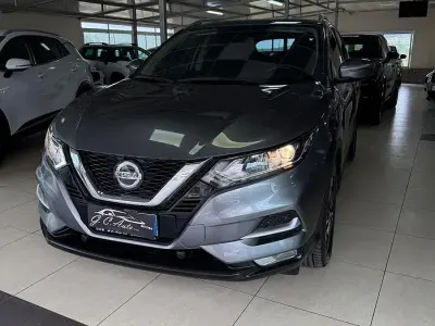 Używany Nissan Qashqai N-Connecta 116 KM (85 kW) 2020 Szary SUV