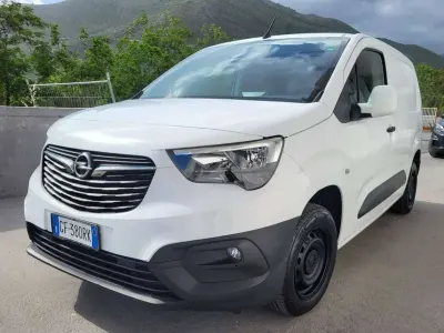 Usata Opel Combo Edition 102 CV (75 kW) 2021 Bianco Monovolume
