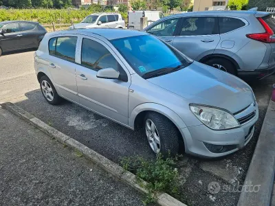 Usata Opel Astra 115 CV (84 kW) 2008 Grigio Berlina