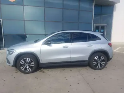 Usata Mercedes GLA200 Premium 150 CV (110 kW) 2020 Argento SUV