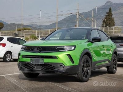 Usata Opel Mokka 100 CV (73 kW) 2023 Verde SUV