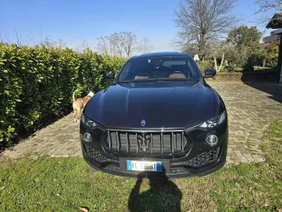 Usata Maserati Levante 250 CV (183 kW) 2017 Nero SUV