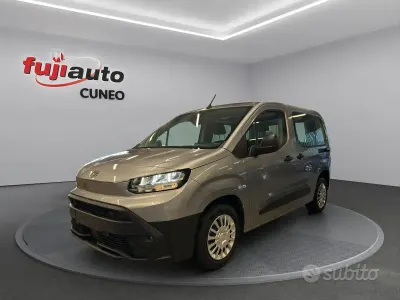 Nuova Toyota Proace Verso City 100 CV (73 kW) 2026 Grigio Station wagon
