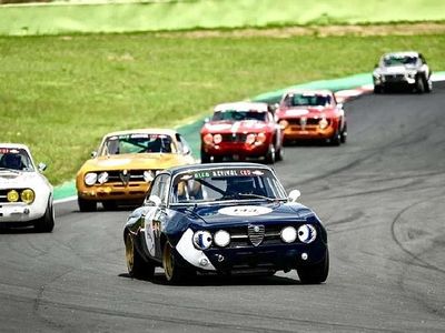 Usata Alfa Romeo 1750 238 CV (175 kW) 1969 Blu/azzurro Berlina