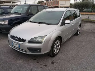 Usata Ford Focus Style 90 CV (66 kW) 2007 Argento Station wagon